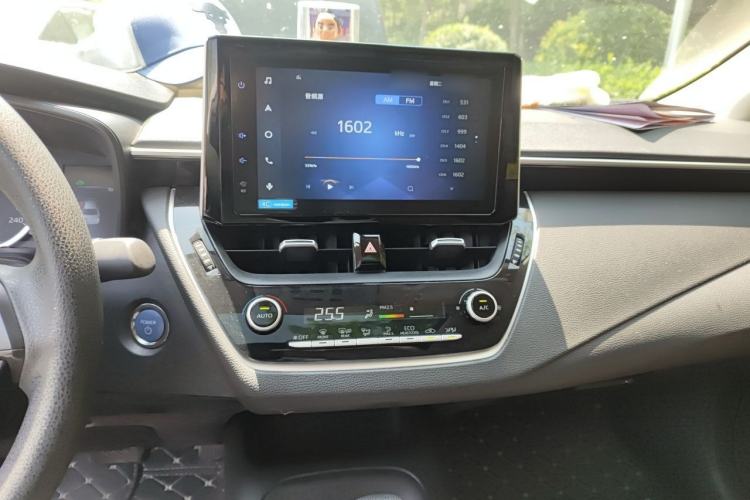Used Toyota Corolla 2021 Dual-Motor 1.8L E-CVT Elite Edition Audio And AC Panel