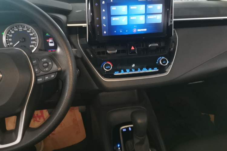 Used Toyota Corolla 2021 Dual-Motor 1.8L E-CVT Elite Edition Audio And AC Panel