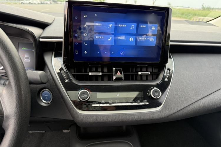 Used Toyota Corolla 2021 Dual-Motor 1.8L E-CVT Elite Edition Audio And AC Panel