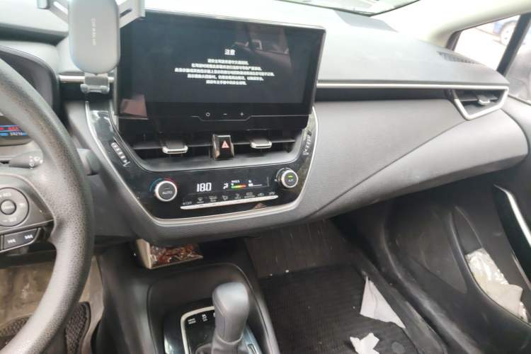Used Toyota Corolla 2021 Dual-Motor 1.8L E-CVT Elite Edition Audio And AC Panel