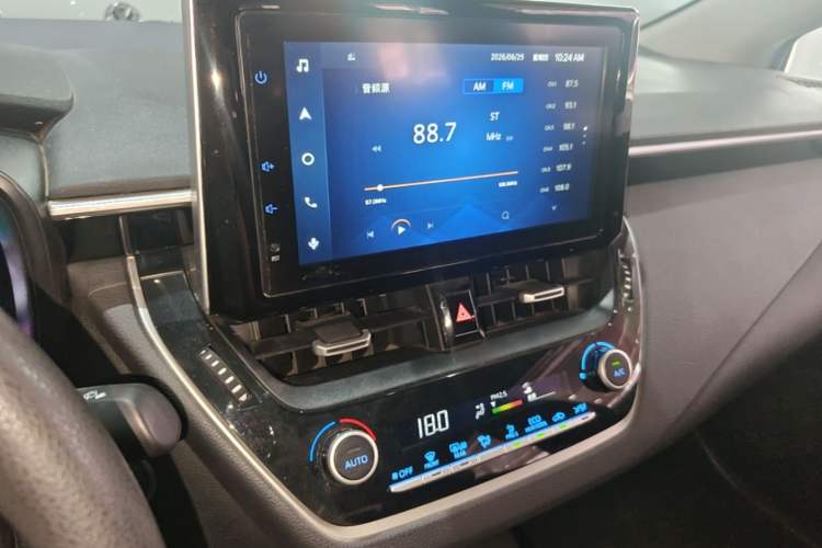 Used Toyota Corolla 2021 Dual-Motor 1.8L E-CVT Elite Edition Audio And AC Panel