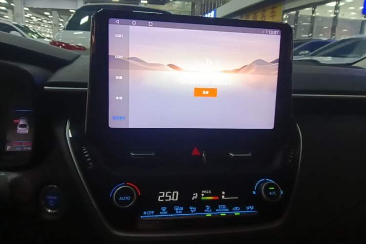 Used Toyota Corolla 2021 Dual-Motor 1.8L E-CVT Elite Edition Audio And AC Panel