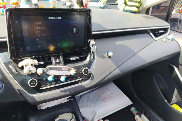 Used Toyota Corolla 2021 Dual-Motor 1.8L E-CVT Elite Edition Audio And AC Panel