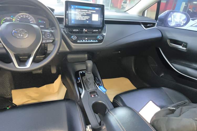 Used Toyota Corolla 2021 Dual-Motor 1.8L E-CVT Elite Edition Audio And AC Panel