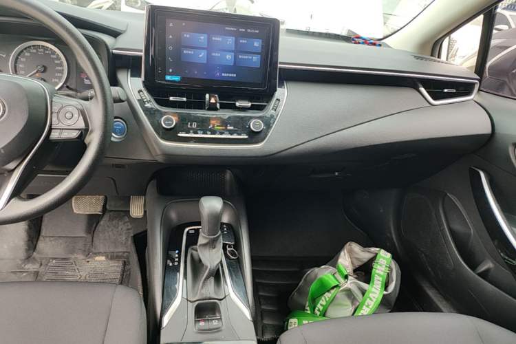 Used Toyota Corolla 2021 Dual-Motor 1.8L E-CVT Elite Edition Audio And AC Panel