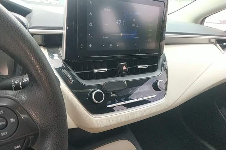 Used Toyota Corolla 2021 1.2T S-CVT Elite Edition Audio And AC Panel