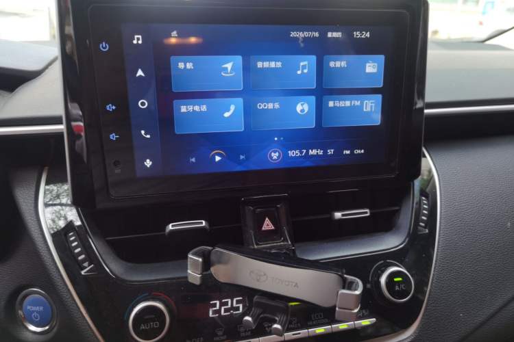 Used Toyota Corolla 2021 Dual-Motor 1.8L E-CVT Elite Edition Audio And AC Panel