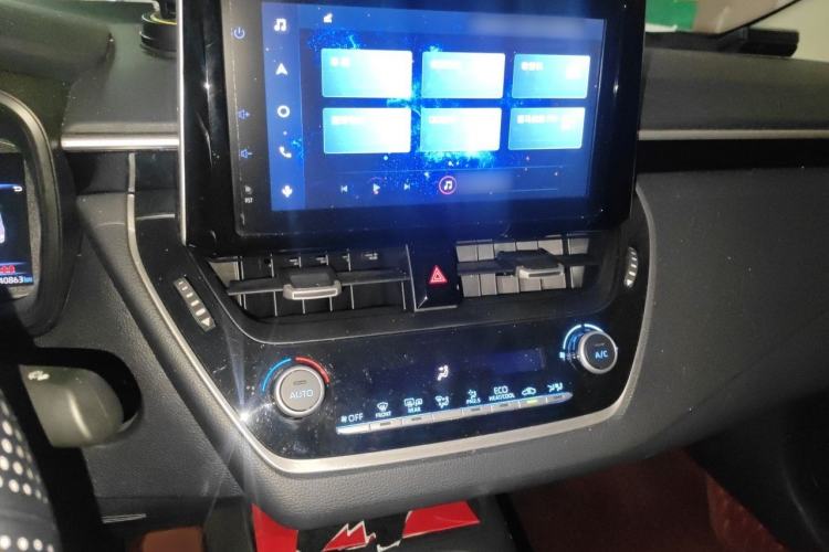 Used Toyota Corolla 2021 Dual-Motor 1.8L E-CVT Elite Edition Audio And AC Panel