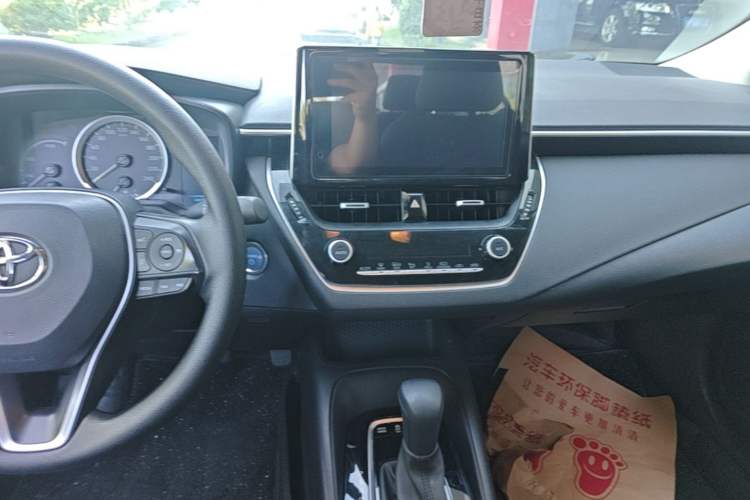 Used Toyota Corolla 2021 Dual-Motor 1.8L E-CVT Elite Edition Audio And AC Panel
