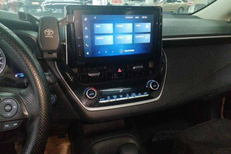Used Toyota Corolla 2021 Dual-Motor 1.8L E-CVT Elite Edition Audio And AC Panel