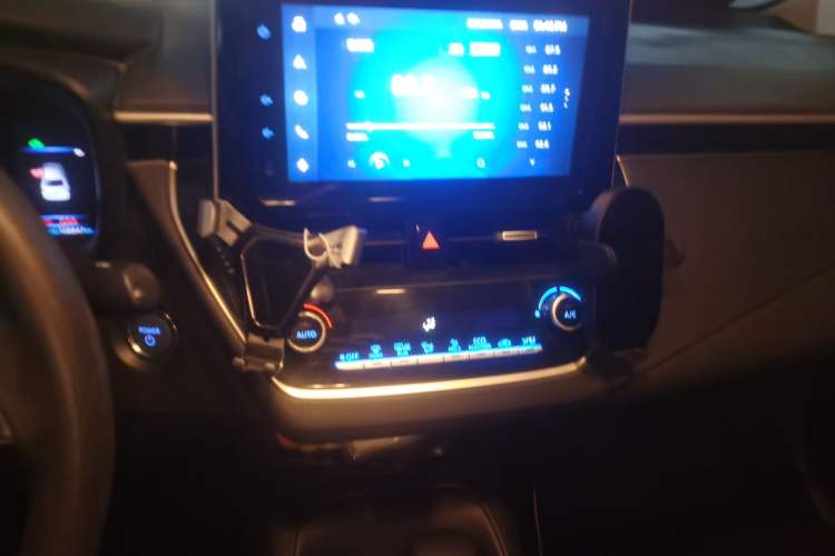 Used Toyota Corolla 2021 Dual-Motor 1.8L E-CVT Elite Edition Audio And AC Panel