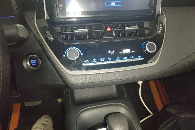 Used Toyota Corolla 2021 1.2T S-CVT Elite PLUS Edition Audio And AC Panel