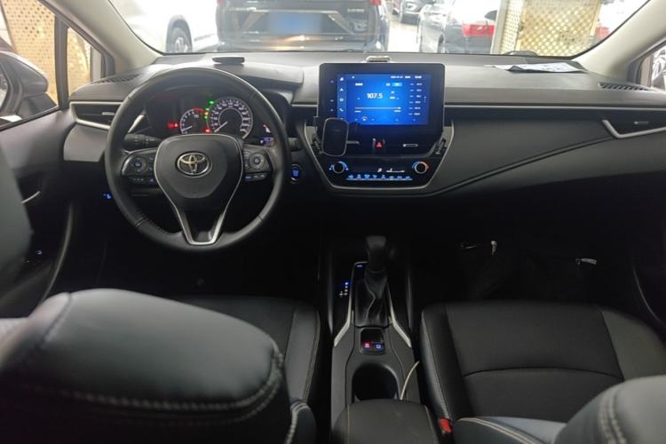 Used Toyota Corolla 2021 1.2T S-CVT Luxury Edition Center Console