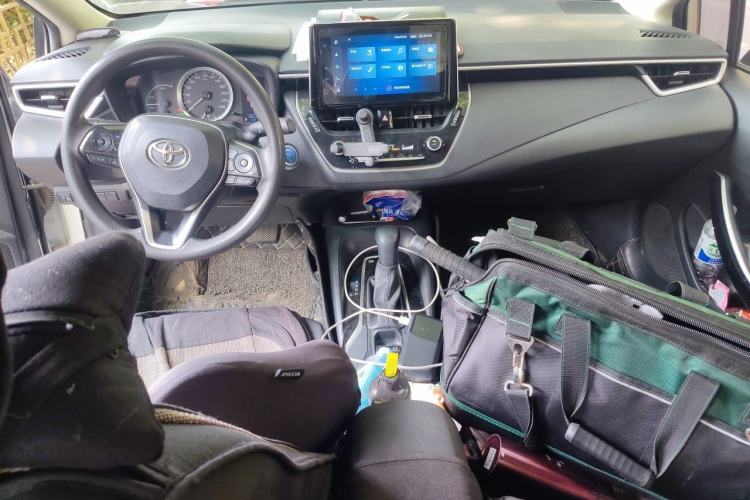 Used Toyota Corolla 2021 Dual-Motor 1.8L E-CVT Elite Edition Center Console