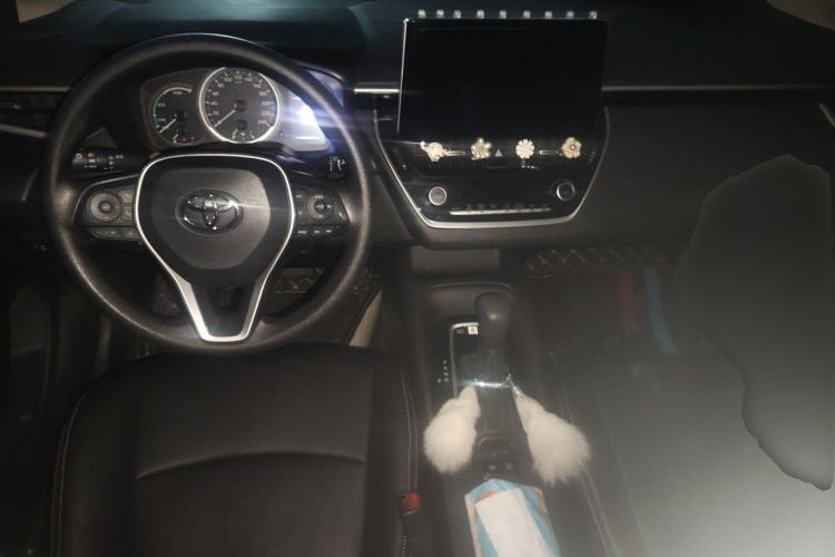 Used Toyota Corolla 2021 Dual-Motor 1.8L E-CVT Elite Edition Center Console