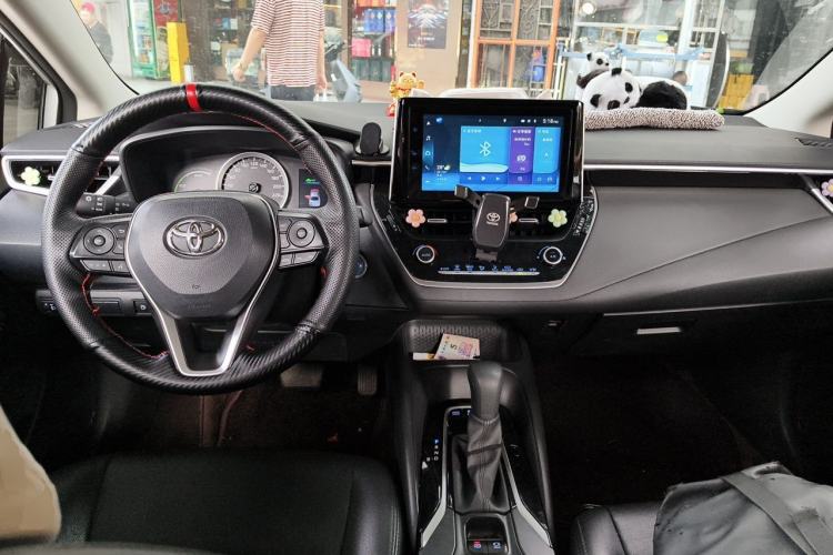 Used Toyota Corolla 2021 Dual-Motor 1.8L E-CVT Elite Edition Center Console