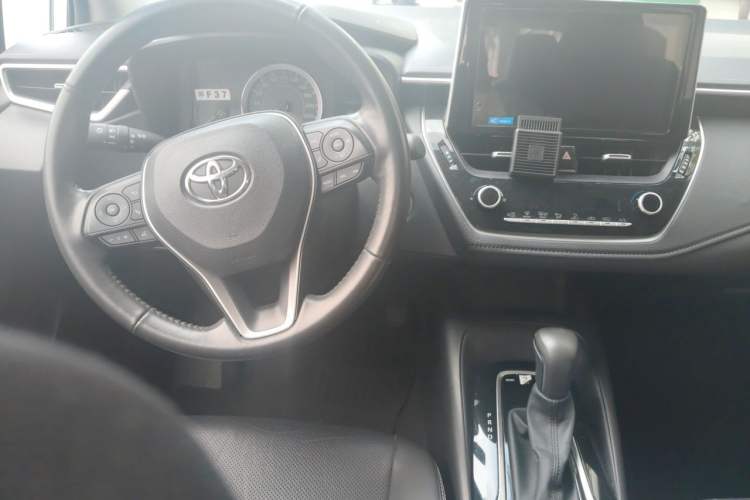 Used Toyota Corolla 2021 1.2T S-CVT Luxury Edition Center Console
