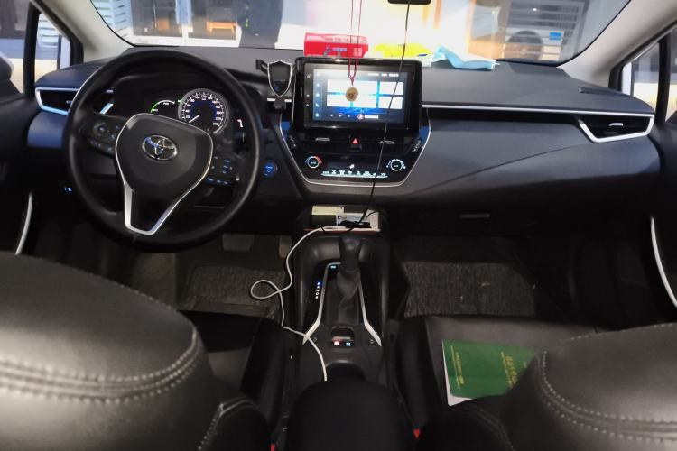 Used Toyota Corolla 2021 Dual-Motor 1.8L E-CVT Elite Edition Center Console