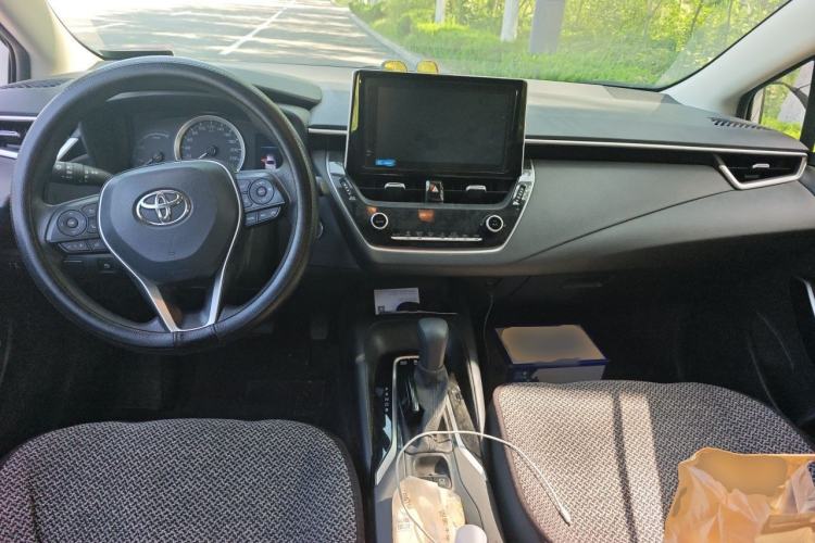 Used Toyota Corolla 2021 Dual-Motor 1.8L E-CVT Elite Edition Center Console