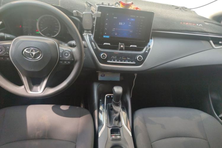 Used Toyota Corolla 2021 Dual-Motor 1.8L E-CVT Elite Edition Center Console