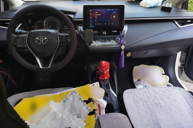 Used Toyota Corolla 2021 Dual-Motor 1.8L E-CVT Elite Edition Center Console