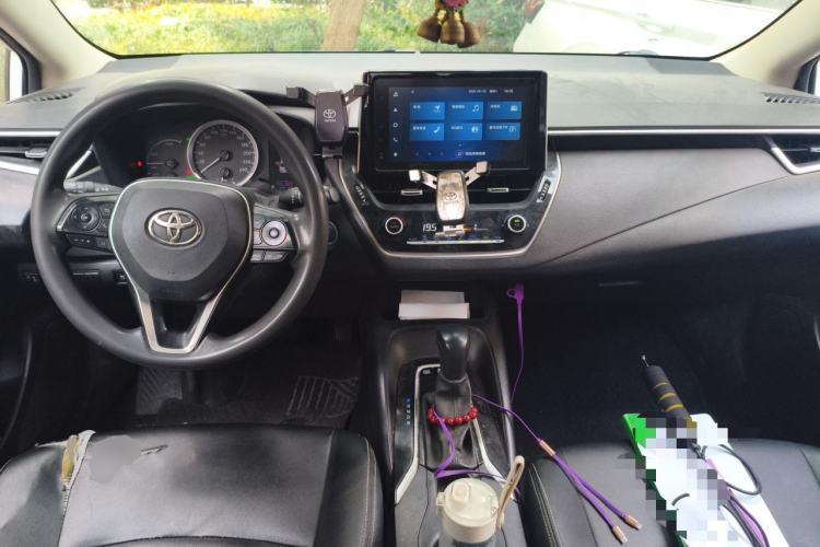 Used Toyota Corolla 2021 Dual-Motor 1.8L E-CVT Elite Edition Center Console