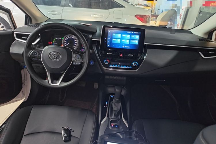 Used Toyota Corolla 2021 Dual-Motor 1.8L E-CVT Elite Edition Center Console