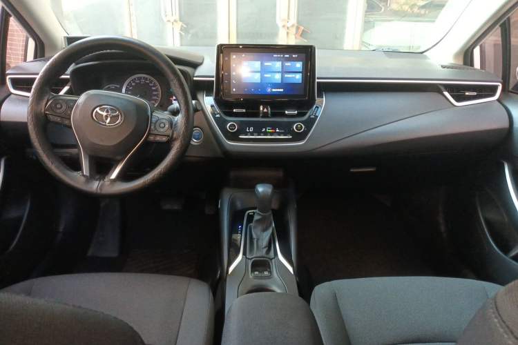 Used Toyota Corolla 2021 Dual-Motor 1.8L E-CVT Elite Edition Center Console
