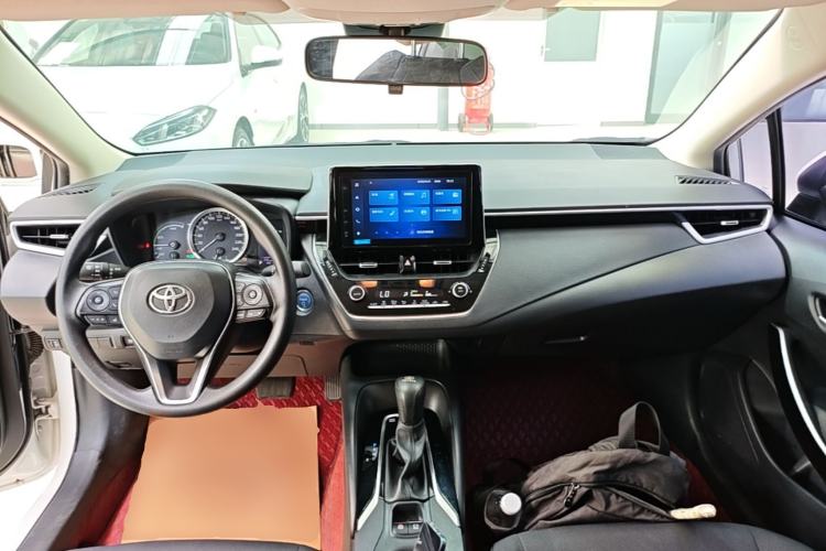 Used Toyota Corolla 2021 Dual-Motor 1.8L E-CVT Elite Edition Center Console