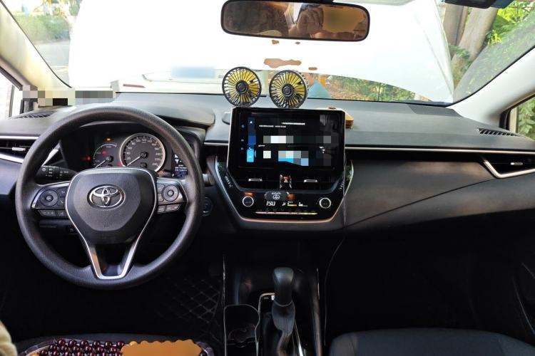 Used Toyota Corolla 2021 Dual-Motor 1.8L E-CVT Elite Edition Center Console