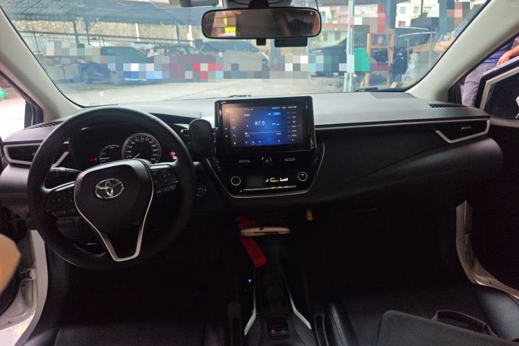 Used Toyota Corolla 2021 Dual-Motor 1.8L E-CVT Elite Edition Center Console