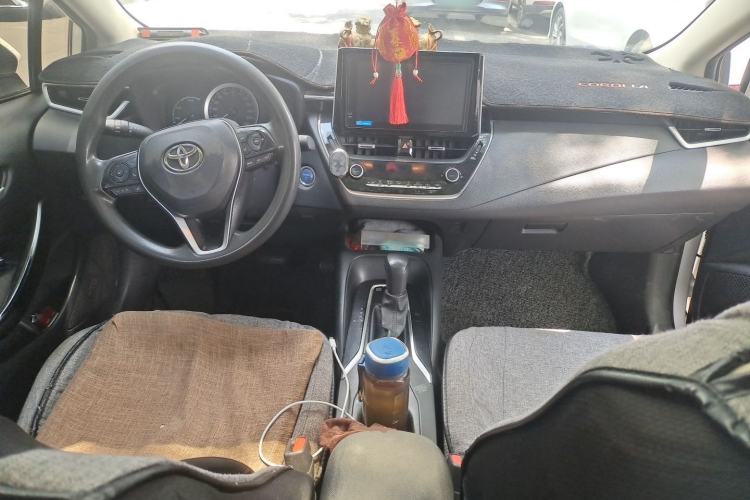 Used Toyota Corolla 2021 Dual-Motor 1.8L E-CVT Elite Edition Center Console