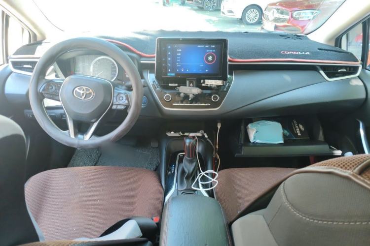 Used Toyota Corolla 2021 Dual-Motor 1.8L E-CVT Elite Edition Center Console