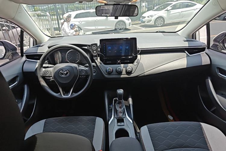 Used Toyota Corolla 2021 1.2T S-CVT Pioneer PLUS Edition Center Console