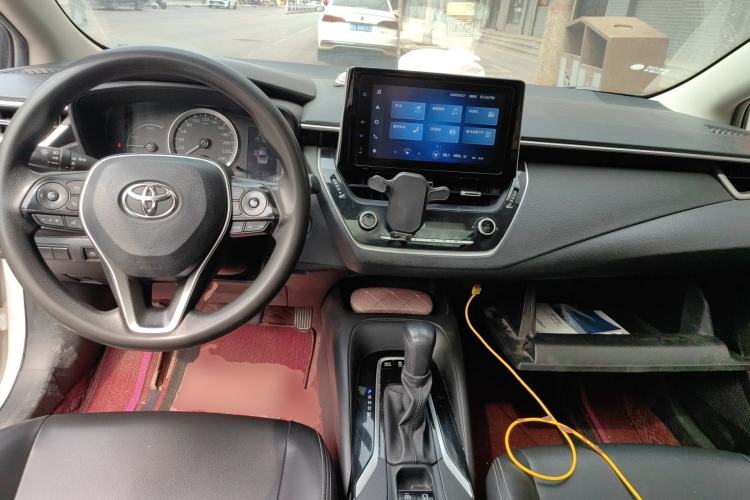 Used Toyota Corolla 2021 Dual-Motor 1.8L E-CVT Elite Edition Center Console