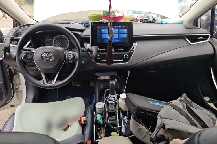 Used Toyota Corolla 2021 Dual-Motor 1.8L E-CVT Elite Edition Center Console