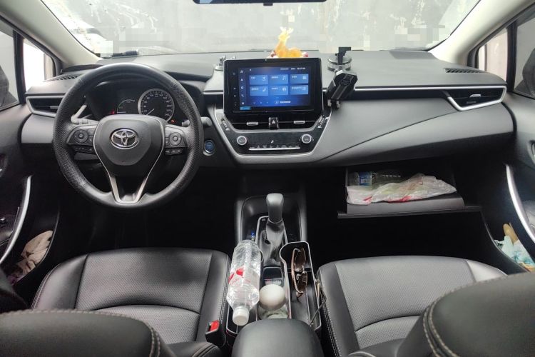Used Toyota Corolla 2021 Dual-Motor 1.8L E-CVT Elite Edition Center Console