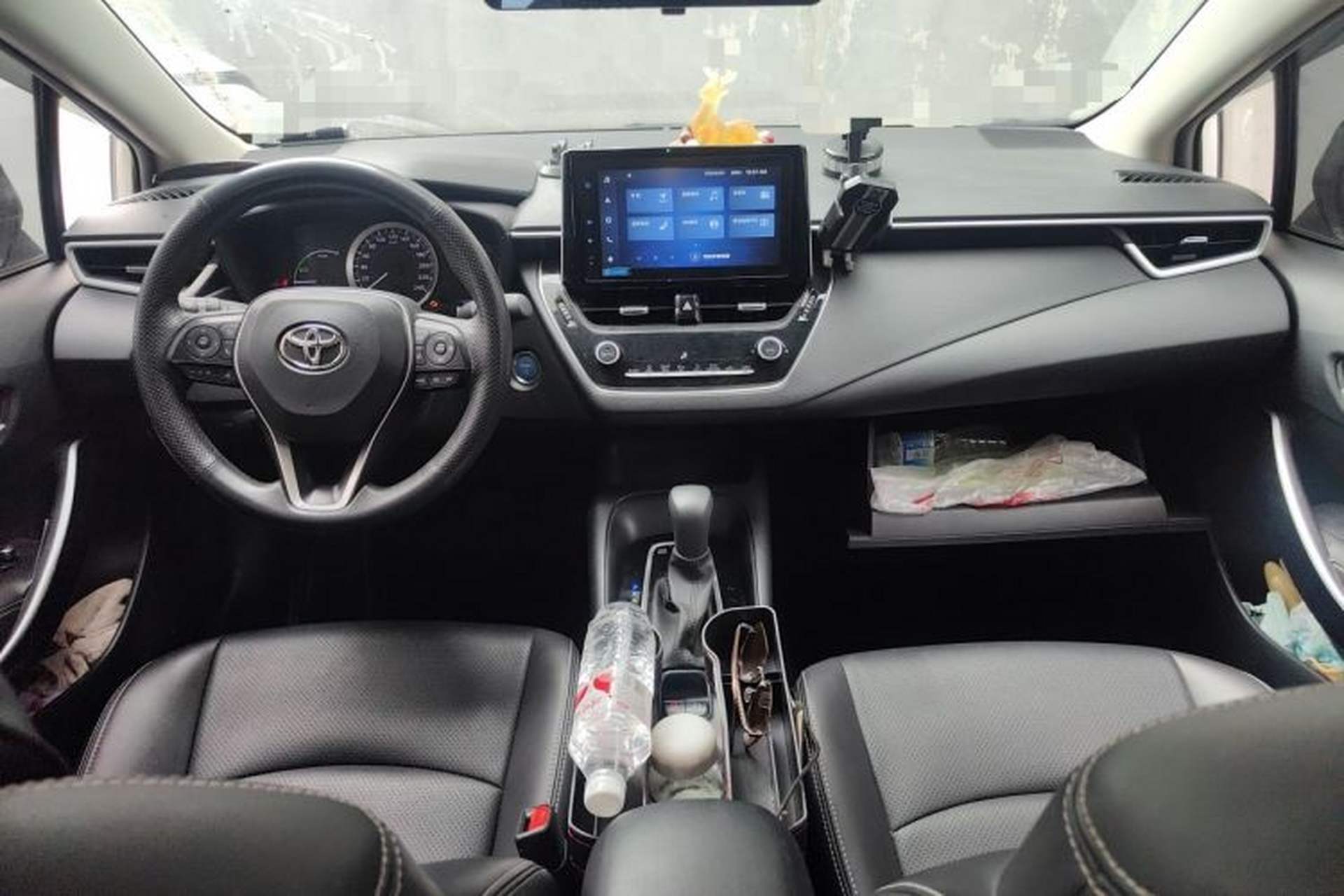 Used Toyota Corolla 2021 Dual-Motor 1.8L E-CVT Elite Edition Center Console