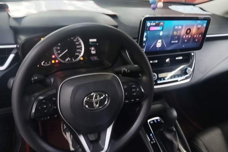 Used Toyota Corolla 2021 Dual-Motor 1.8L E-CVT Elite Edition Center Console