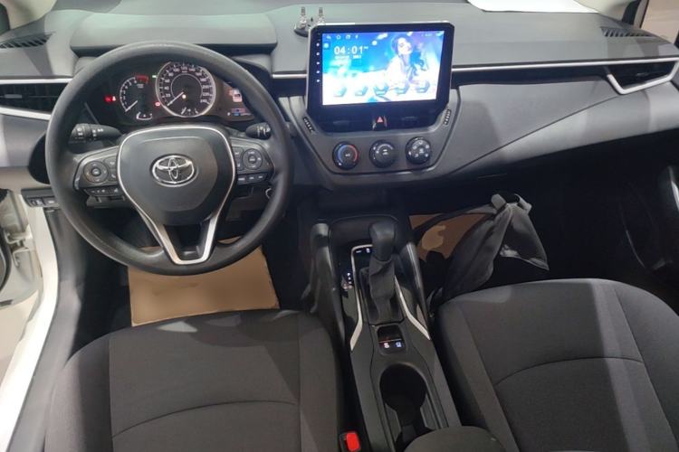 Used Toyota Corolla 2021 1.2T S-CVT Pioneer Edition Center Console