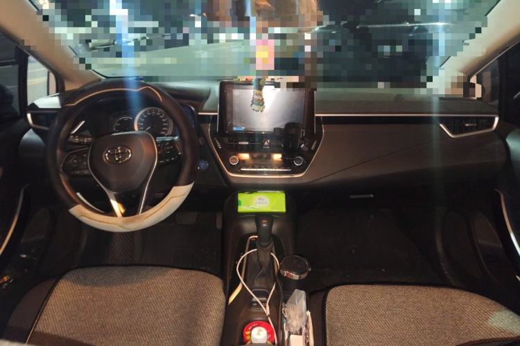 Used Toyota Corolla 2021 Dual-Motor 1.8L E-CVT Elite Edition Center Console