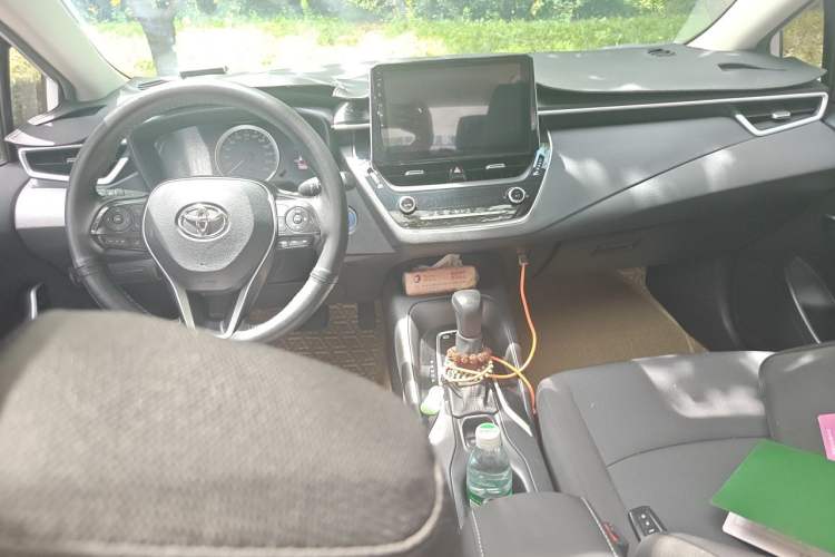 Used Toyota Corolla 2021 Dual-Motor 1.8L E-CVT Elite Edition Center Console