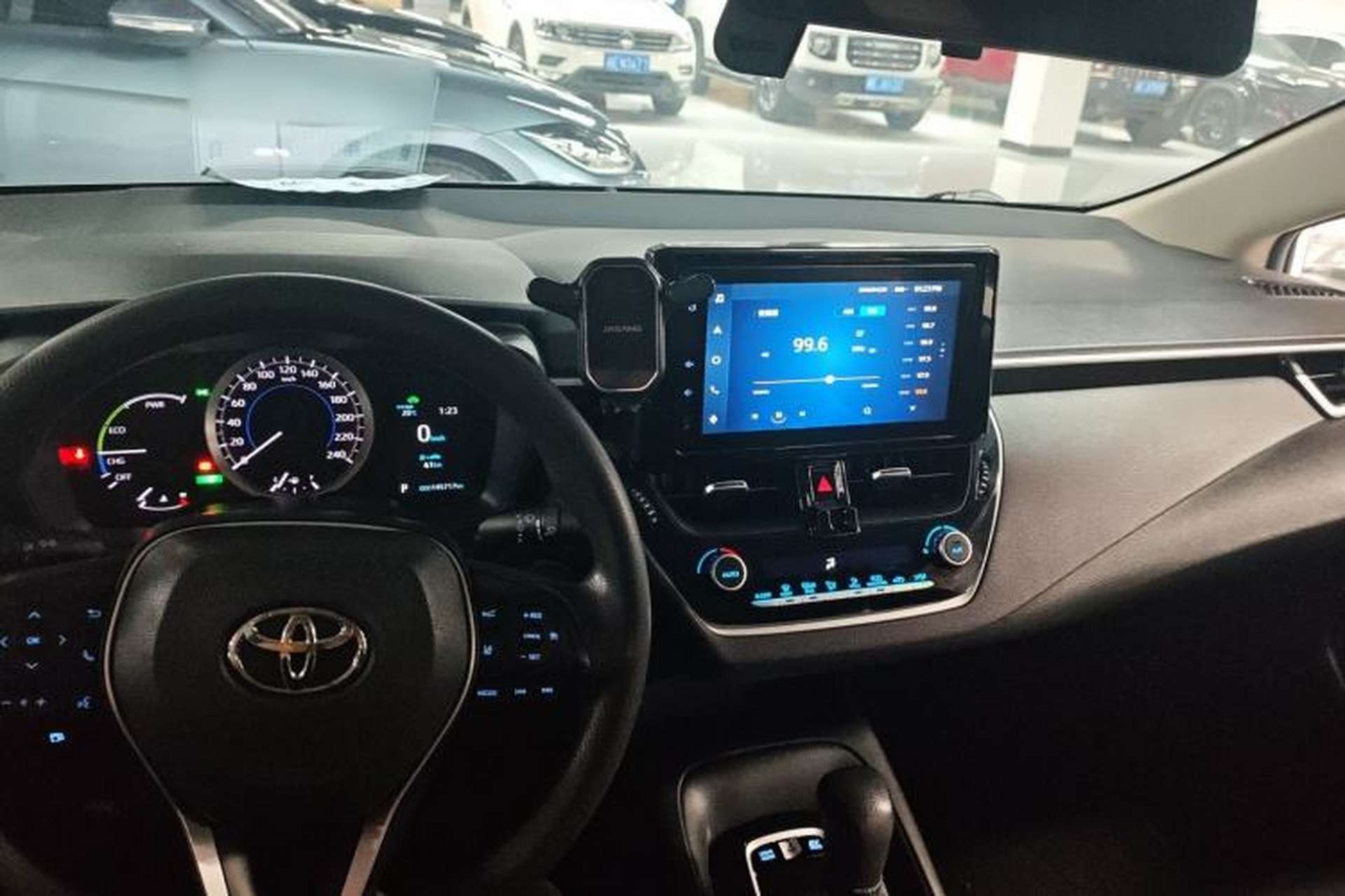 Used Toyota Corolla 2021 Dual-Motor 1.8L E-CVT Elite Edition Center Console