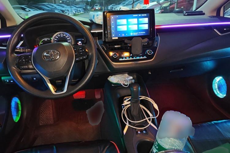 Used Toyota Corolla 2021 Dual-Motor 1.8L E-CVT Elite Edition Center Console