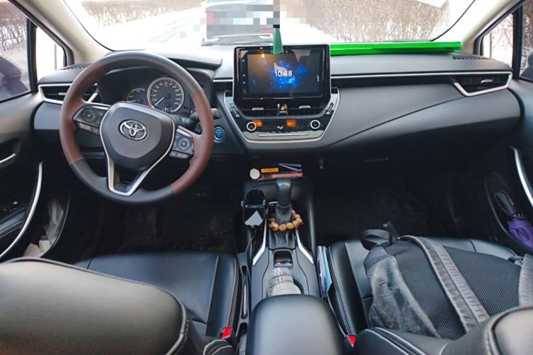 Used Toyota Corolla 2021 Dual-Motor 1.8L E-CVT Elite Edition Center Console
