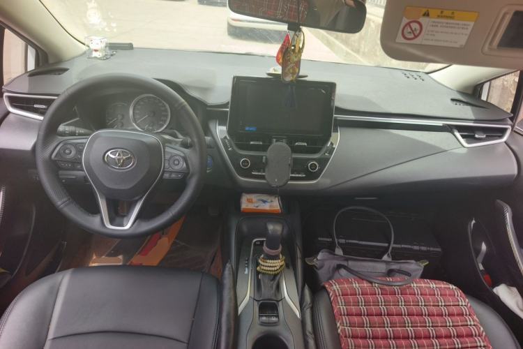 Used Toyota Corolla 2021 Dual-Motor 1.8L E-CVT Elite Edition Center Console