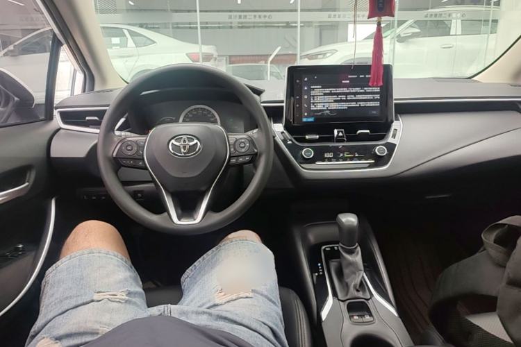 Used Toyota Corolla 2021 Dual-Motor 1.8L E-CVT Elite Edition Center Console