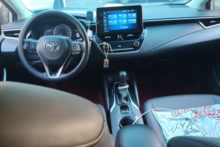 Used Toyota Corolla 2021 Dual-Motor 1.8L E-CVT Elite Edition Center Console