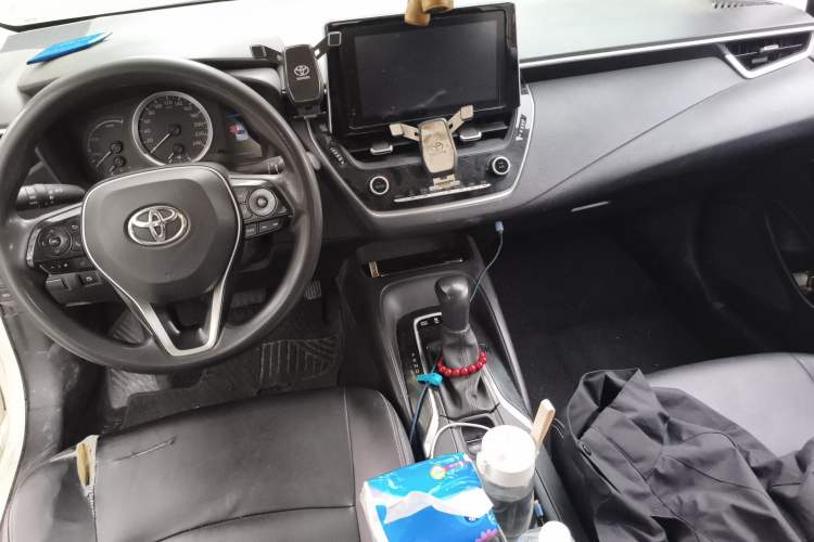 Used Toyota Corolla 2021 Dual-Motor 1.8L E-CVT Elite Edition Center Console