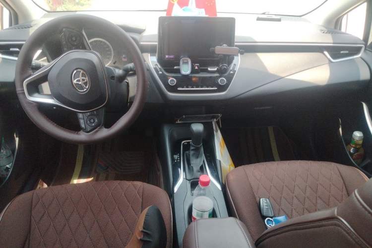 Used Toyota Corolla 2021 Dual-Motor 1.8L E-CVT Elite Edition Center Console